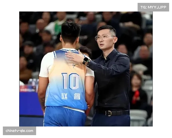 【2026年4月CBA联赛阶段性复盘：攻防结构变化·赛中·花絮场边花絮：新疆队外援琼斯赛后用中文接受采访，流利程度获赞